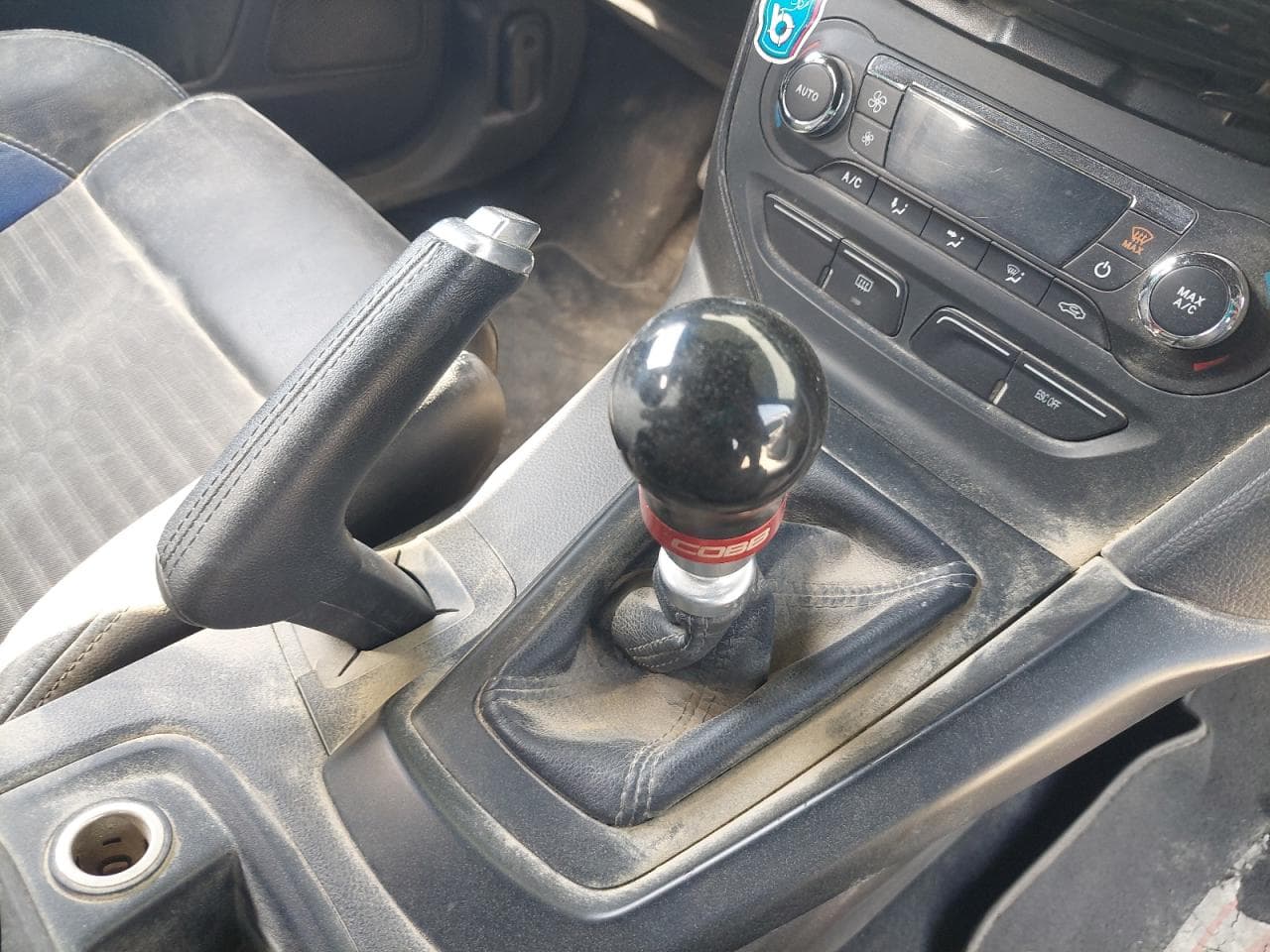 Car image 14