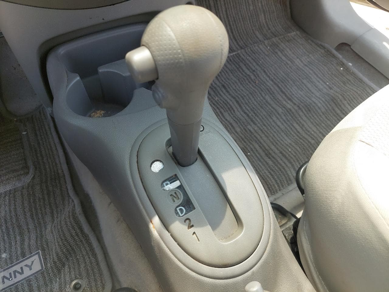 Car image 14